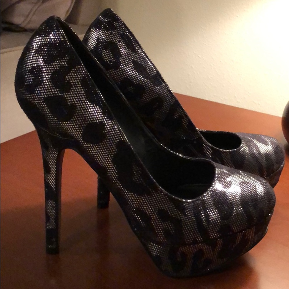 Colin Stuart black leopard heels